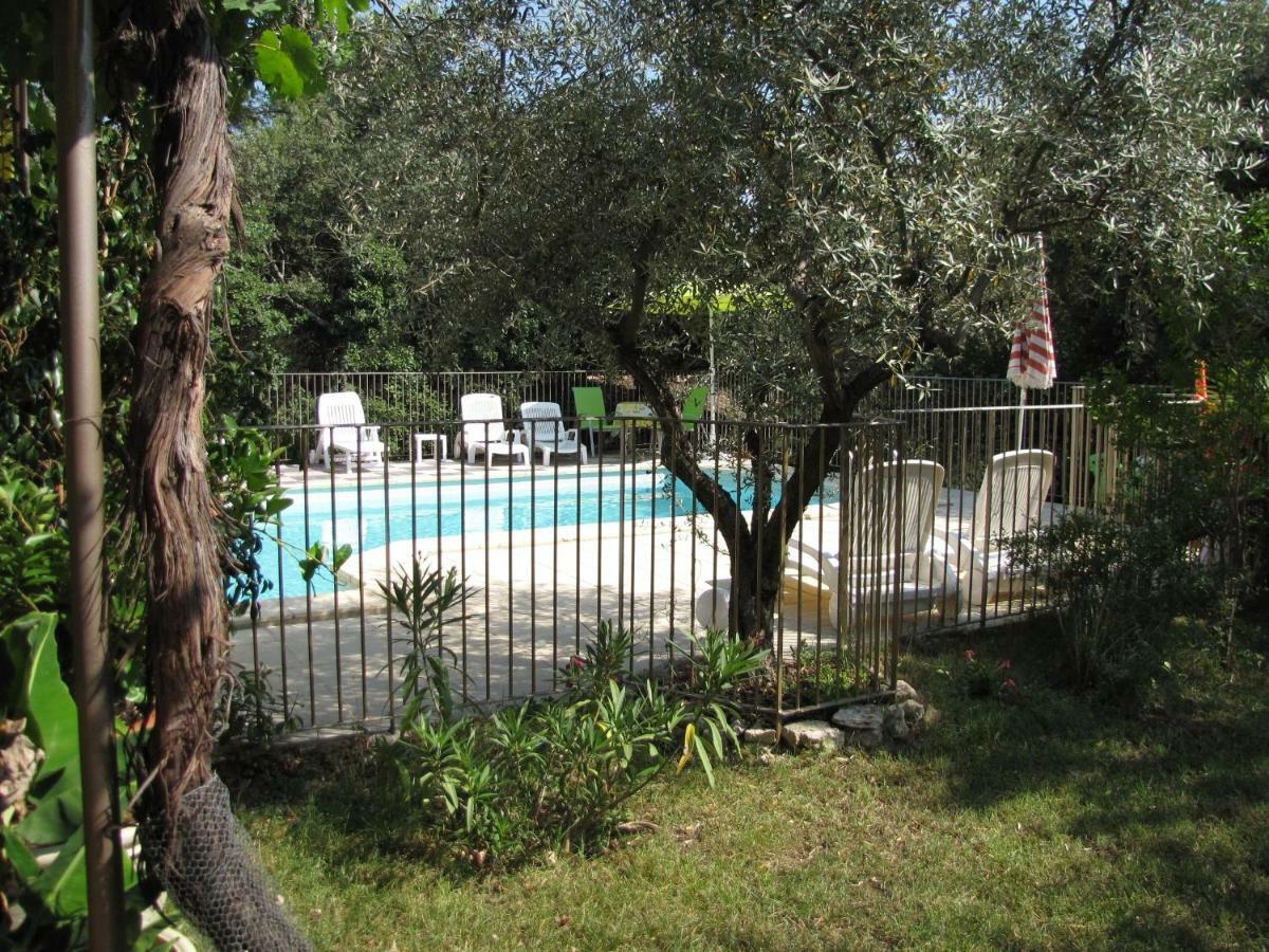 Domaine Du Bois Gite Bleuette Galargues Kültér fotó